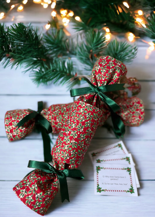 Luxury Christmas Crackers - Holly Berry Red