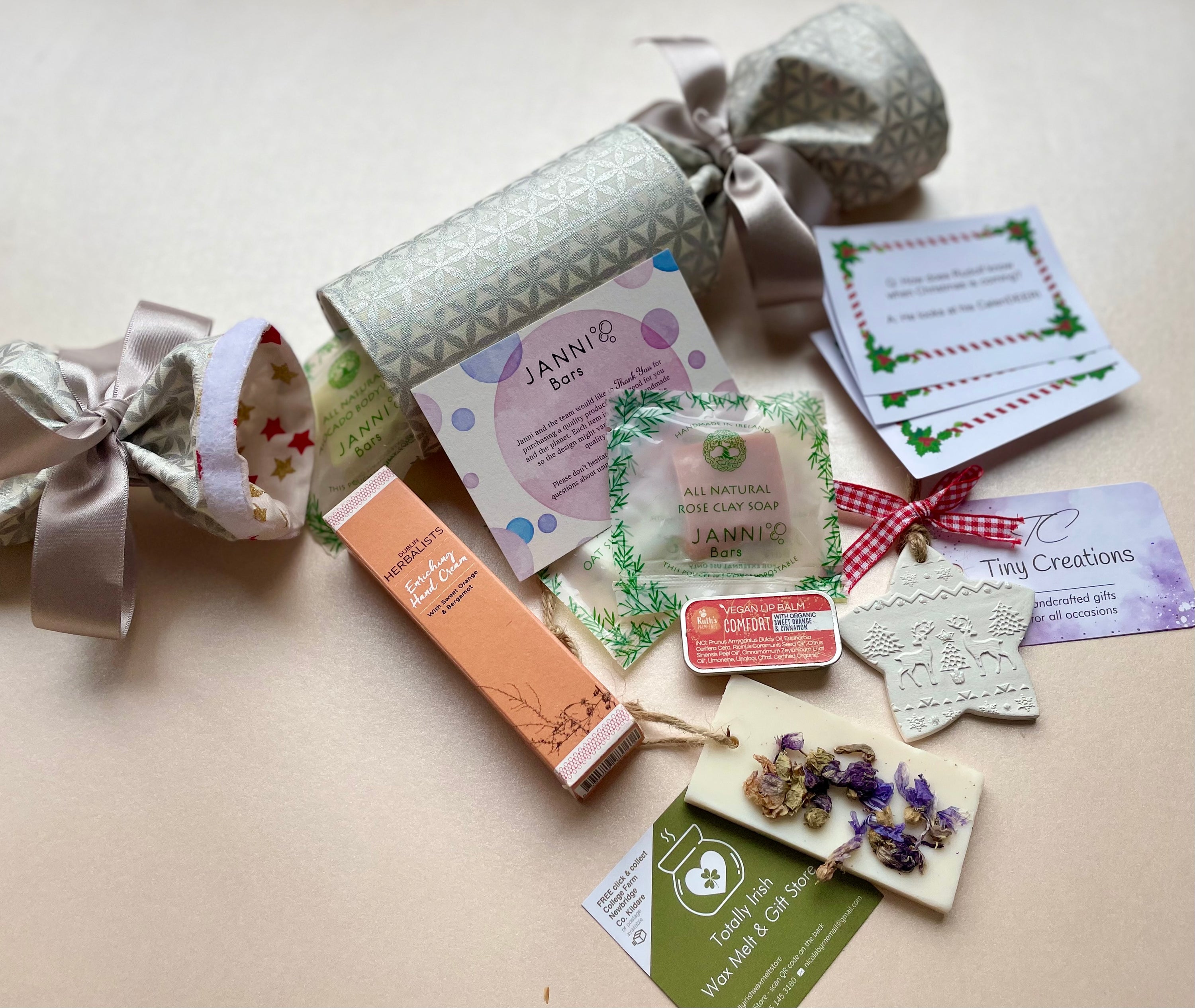 Luxury Christmas Crackers Timeless Celebrations Ireland luxury-christmas-crackers-timeless-celebrations-ireland