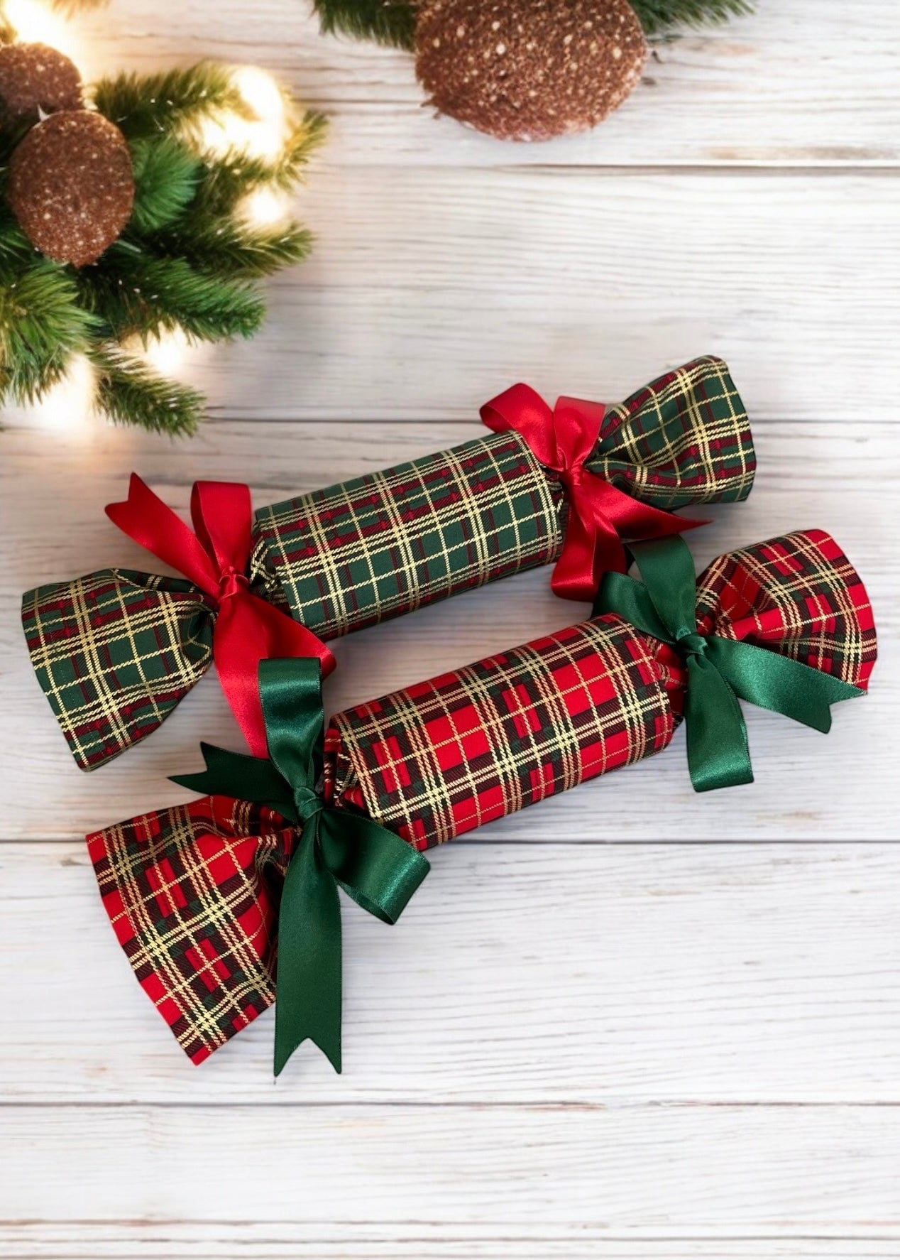 Luxury Christmas Crackers - Christmas Tartan Green & Red