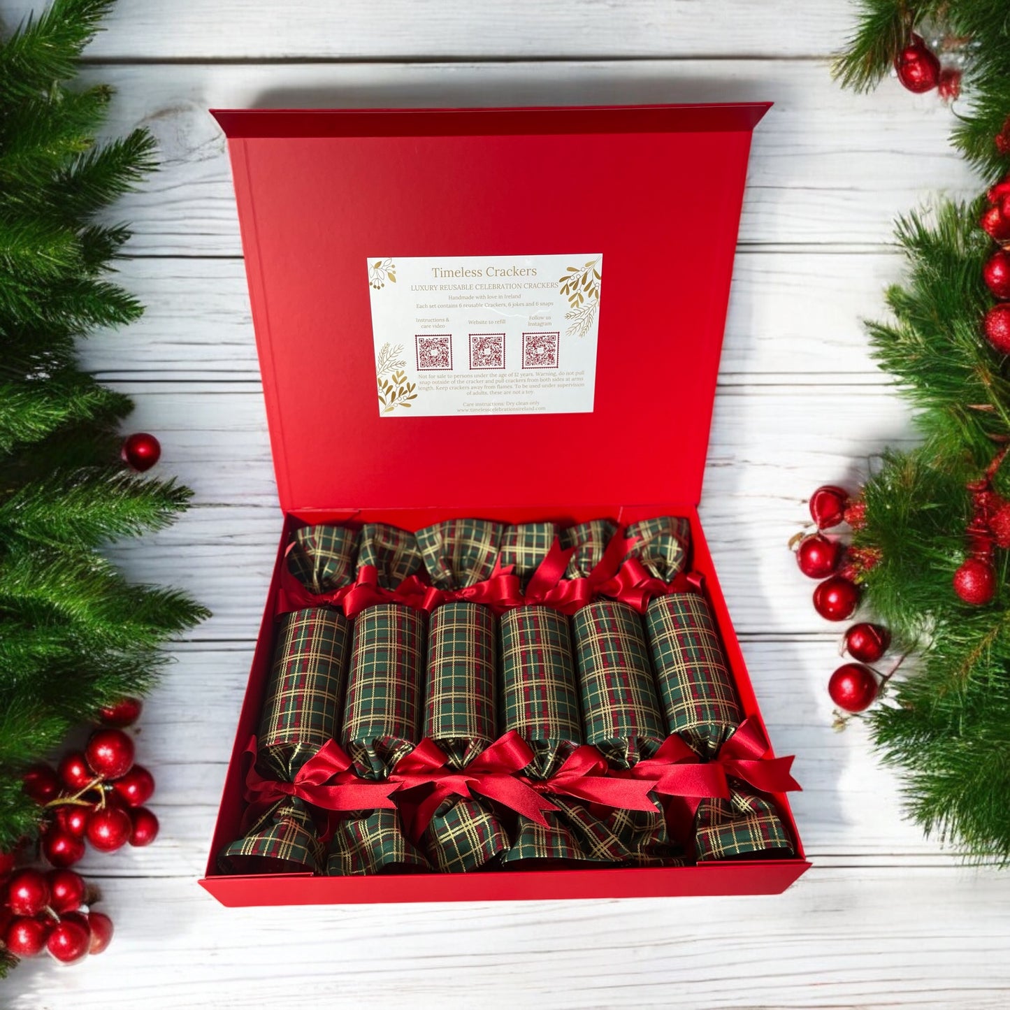 Luxury Christmas Crackers - Christmas Tartan Green