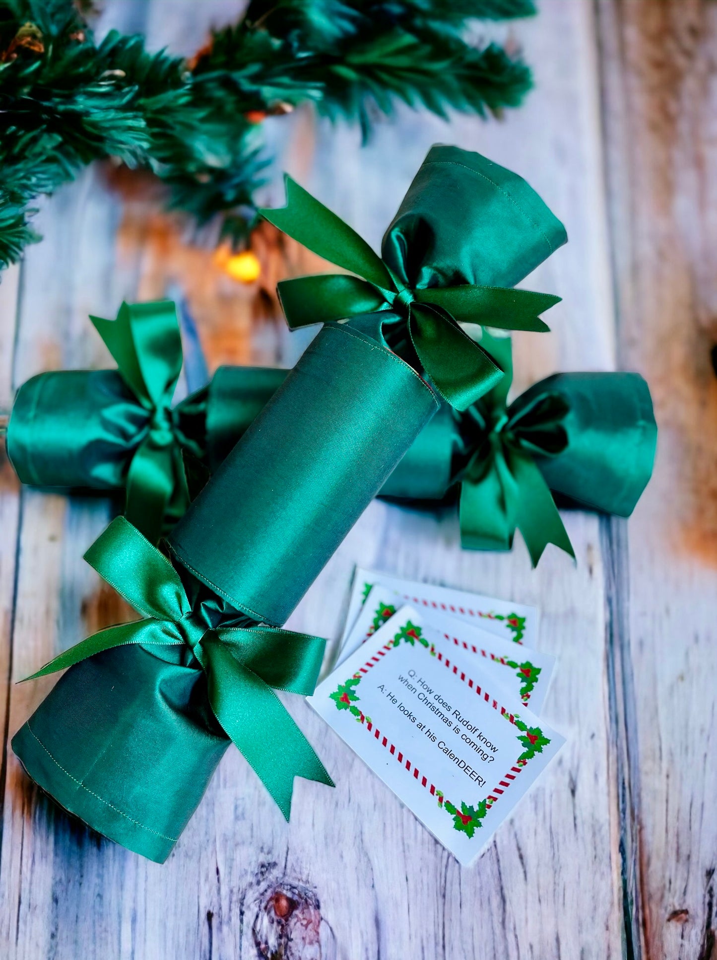 Luxury Christmas Crackers - Emerald Christmas