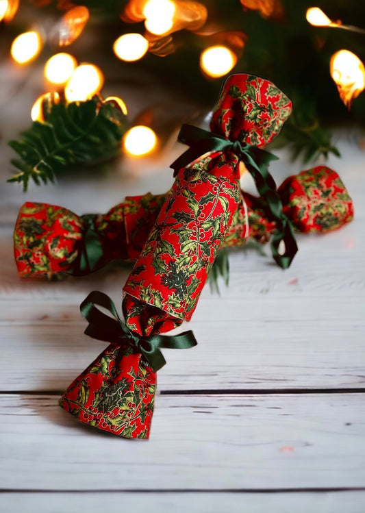 Luxury Christmas Crackers - Christmas Holly Red