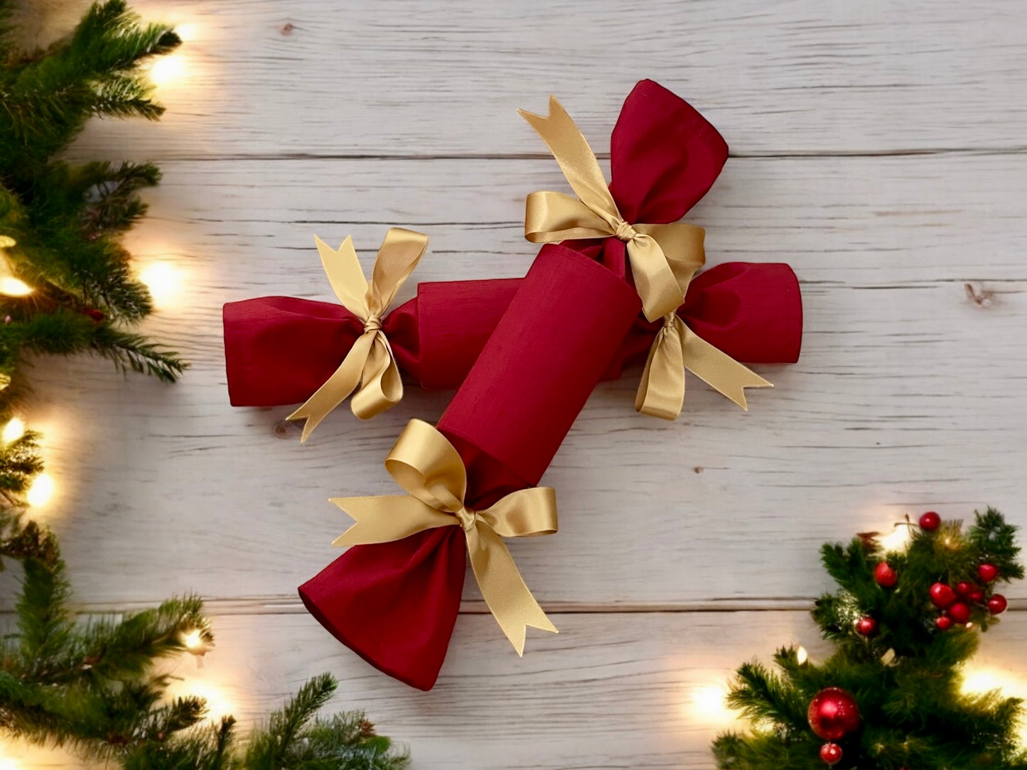 Luxury Christmas Crackers - Rudolf Red