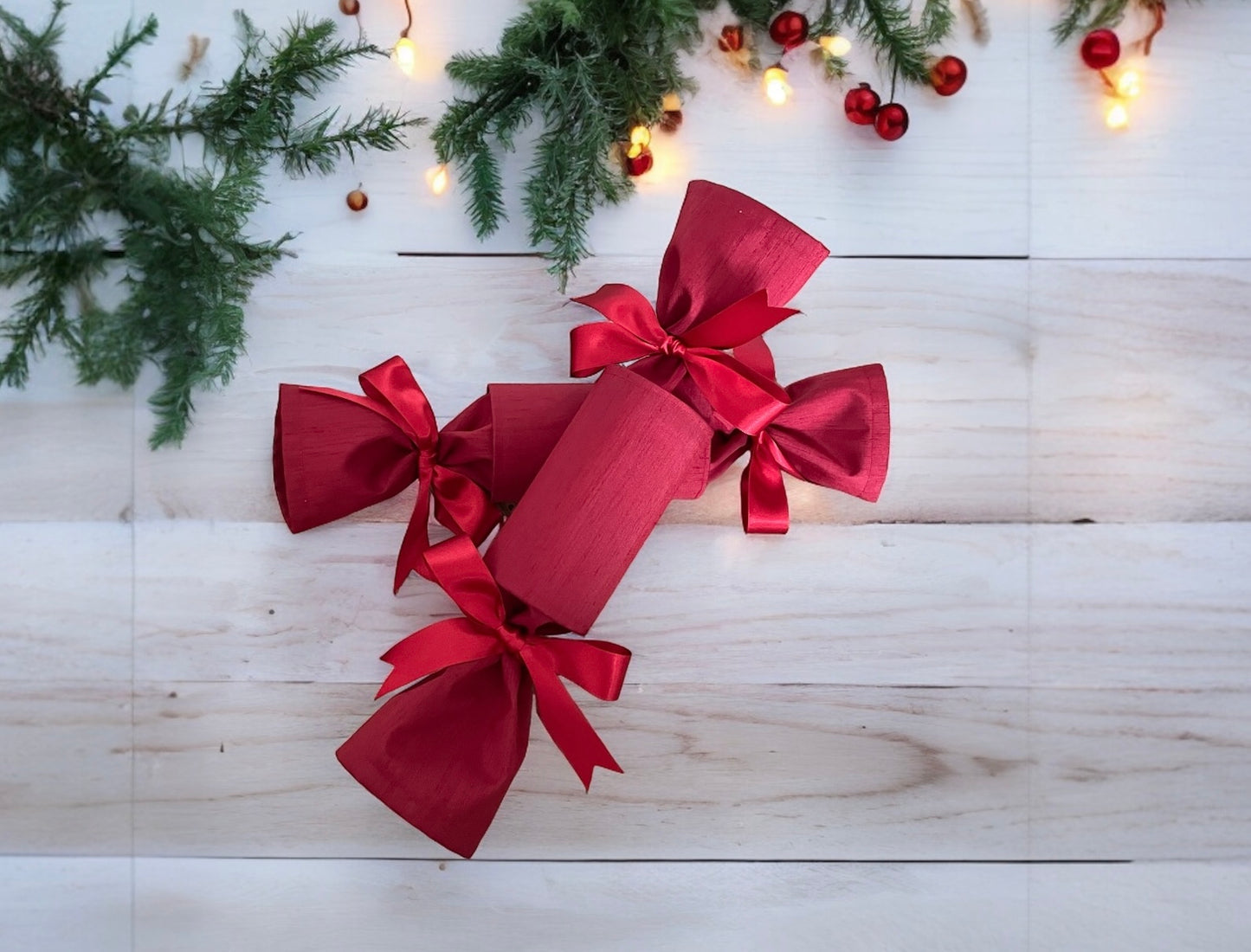 Luxury Christmas Crackers - Rudolf Red