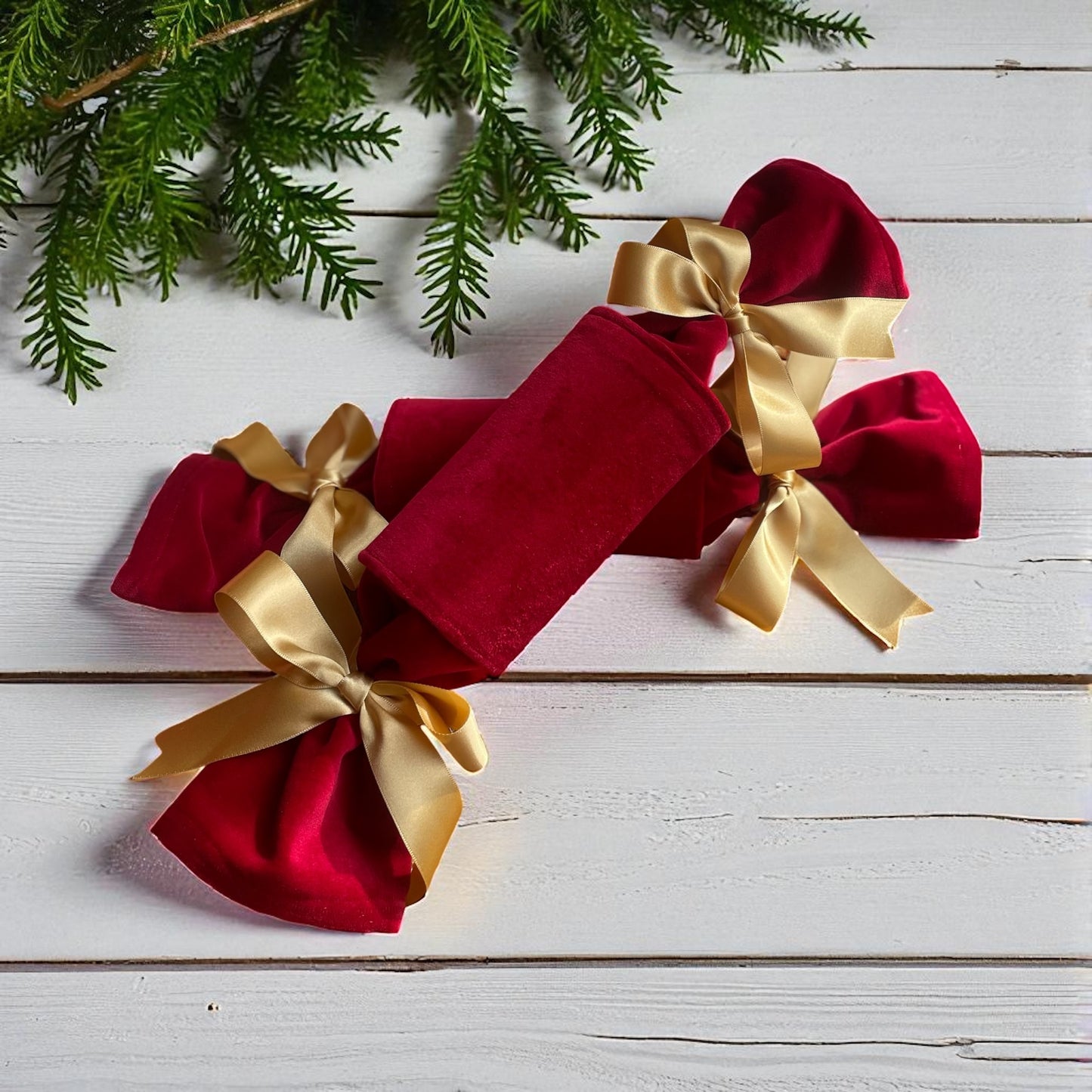 Luxury Christmas Crackers - Red Velvet