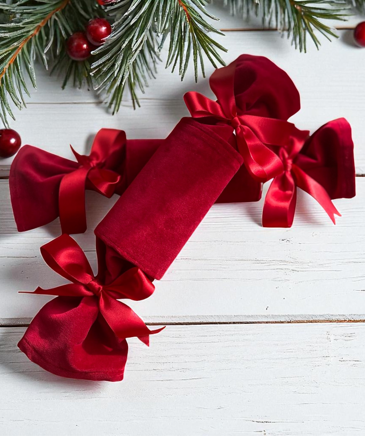 Luxury Christmas Crackers - Red Velvet